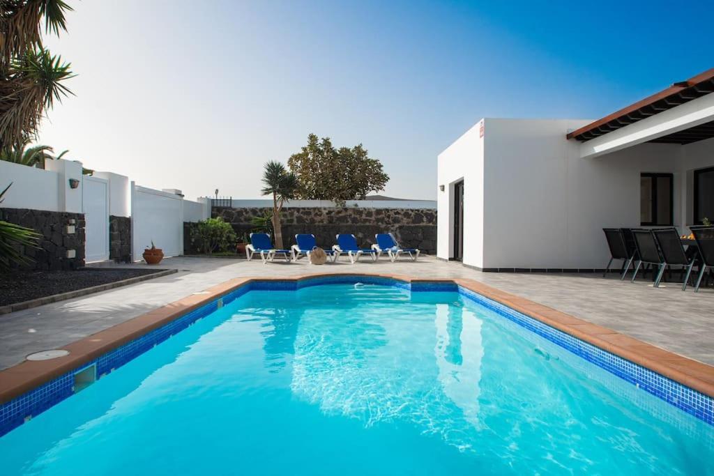Casa Marlay Spacious, Heated Pool, Bbq & Fast Wi-Fi Only 15 Minutes Walk To Town ปลายาบลังกา ภายนอก รูปภาพ
