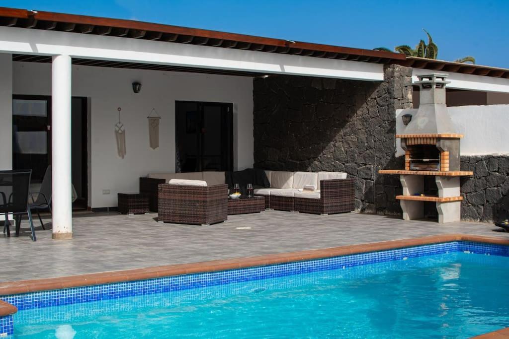 Casa Marlay Spacious, Heated Pool, Bbq & Fast Wi-Fi Only 15 Minutes Walk To Town ปลายาบลังกา ภายนอก รูปภาพ