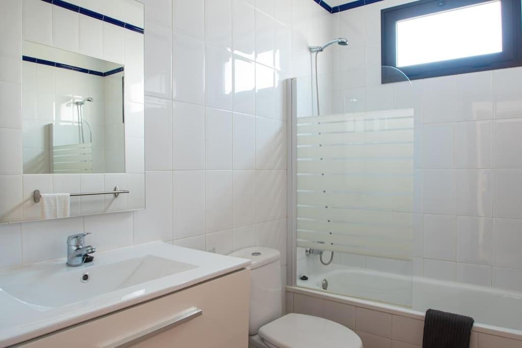 Casa Marlay Spacious, Heated Pool, Bbq & Fast Wi-Fi Only 15 Minutes Walk To Town ปลายาบลังกา ภายนอก รูปภาพ