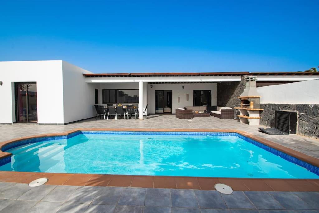 Casa Marlay Spacious, Heated Pool, Bbq & Fast Wi-Fi Only 15 Minutes Walk To Town ปลายาบลังกา ภายนอก รูปภาพ